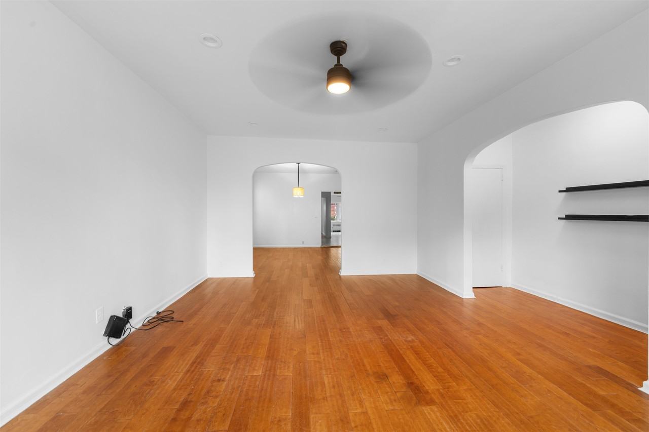 172 W 49th St #1 - Photo 3 of 15