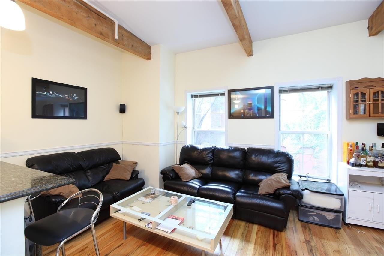 1034 Clinton St #201 - Photo 3 of 6