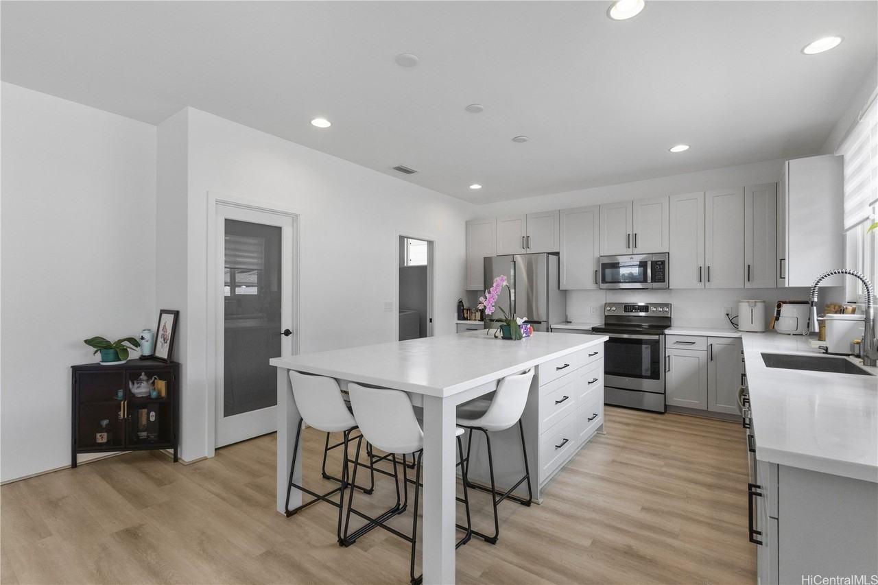 91-228 Naina Pl - Photo 2 of 25