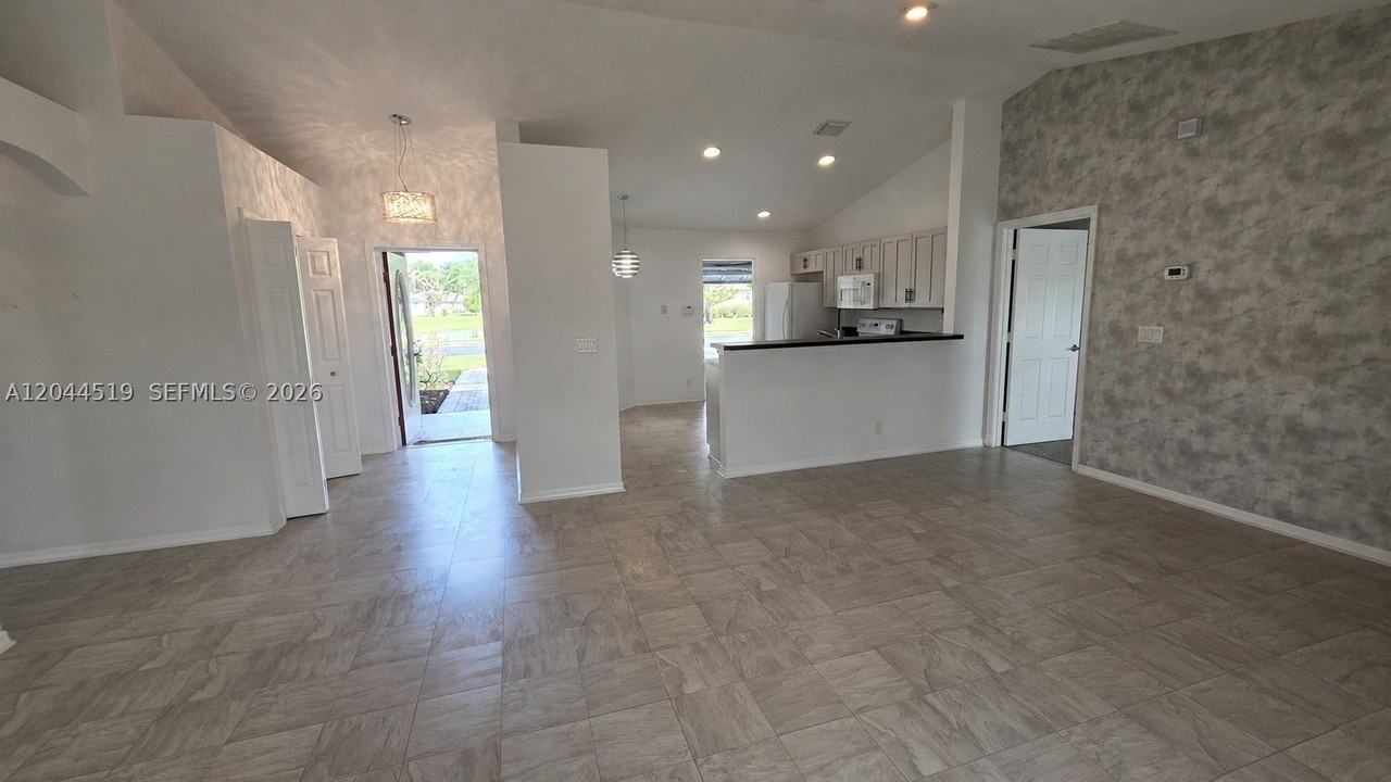 547 High Hawk Cir #541 - Photo 3 of 22