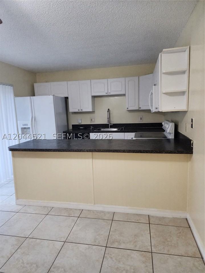 2148 White Pine Cir #A - Photo 2 of 20