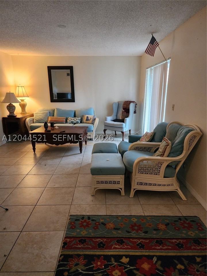 2148 White Pine Cir #A - Photo 4 of 20