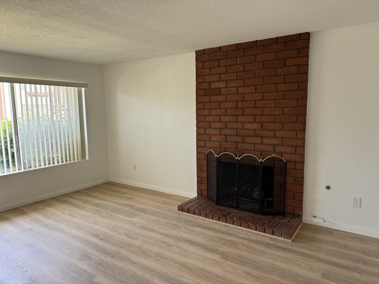 16702 Sims Lane #A - Photo 3 of 12