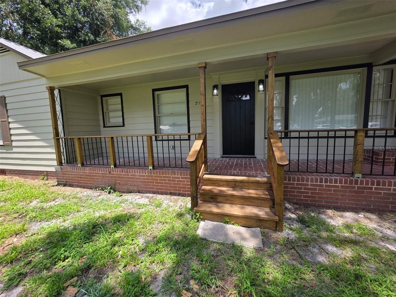 2104 Crill Ave #A - Photo 2 of 46