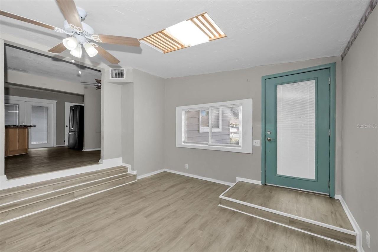 1122 E Oakwood St - Photo 3 of 15