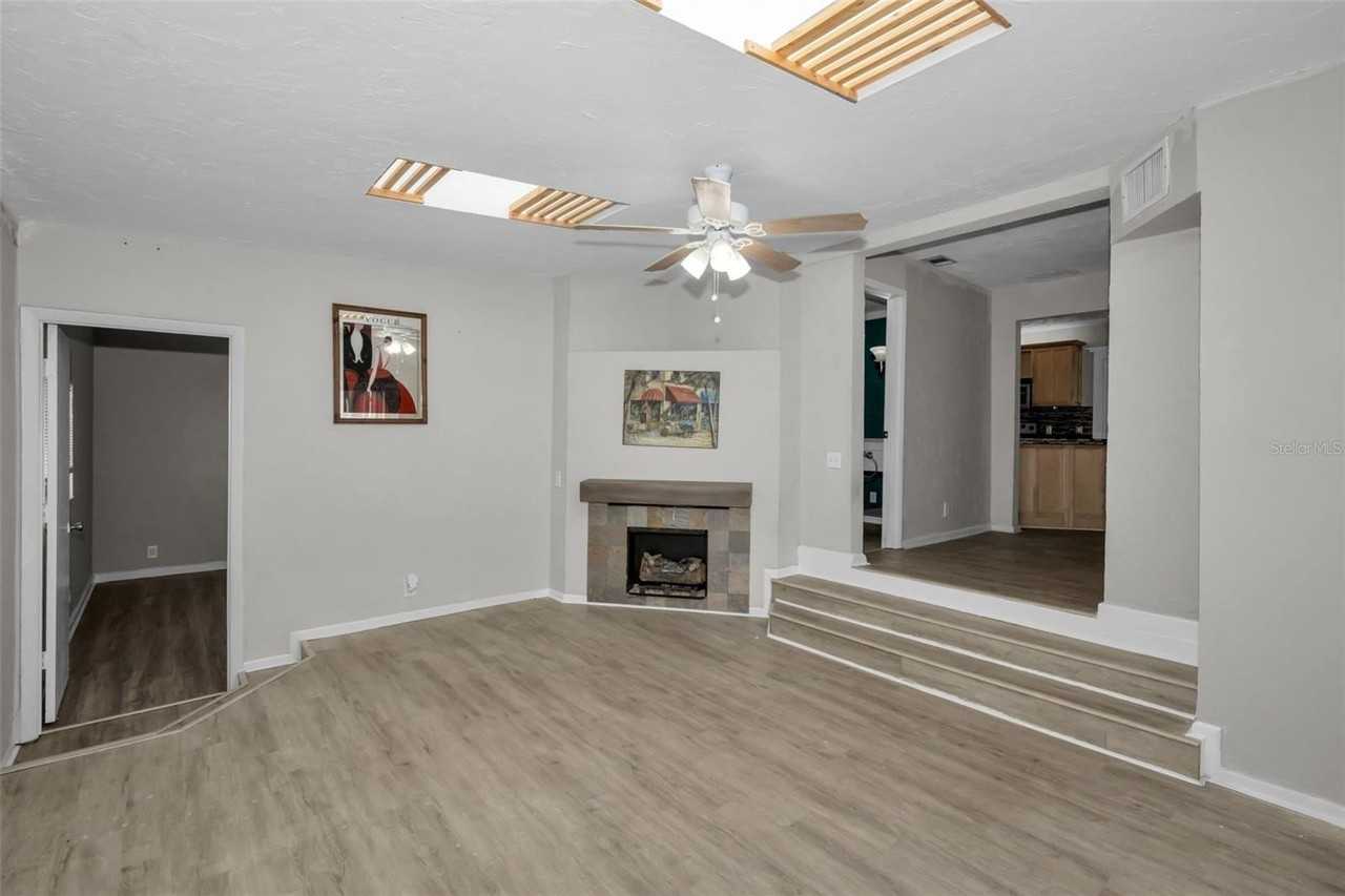 1122 E Oakwood St - Photo 4 of 15