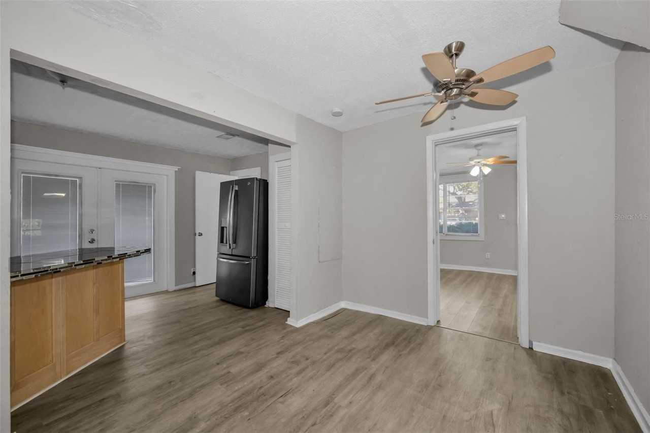 1122 E Oakwood St - Photo 6 of 15