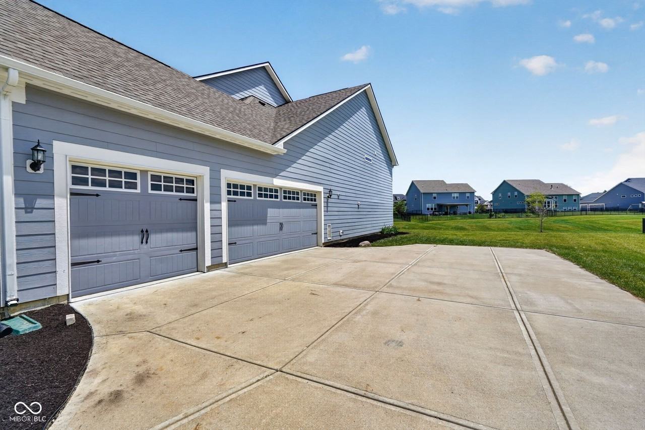 12987 Gilmour Dr - Photo 5 of 50