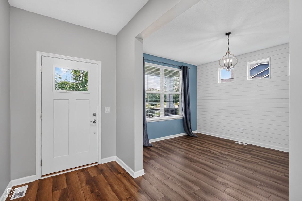 12987 Gilmour Dr - Photo 7 of 50