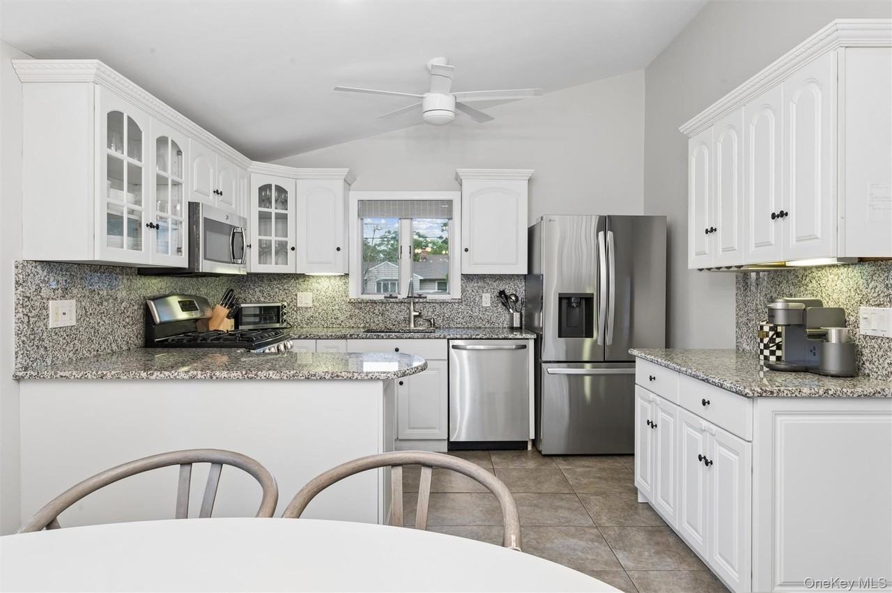 41 Homewood Dr - Photo 5 of 18