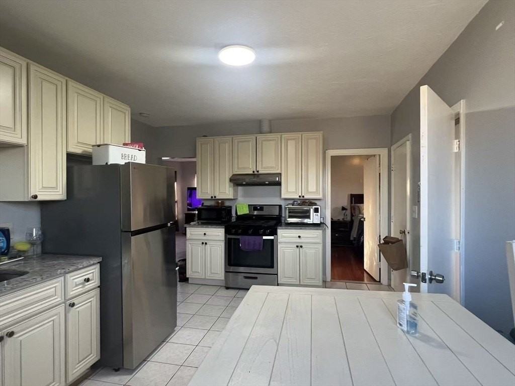 161 Liberty St #3 - Photo 4 of 14