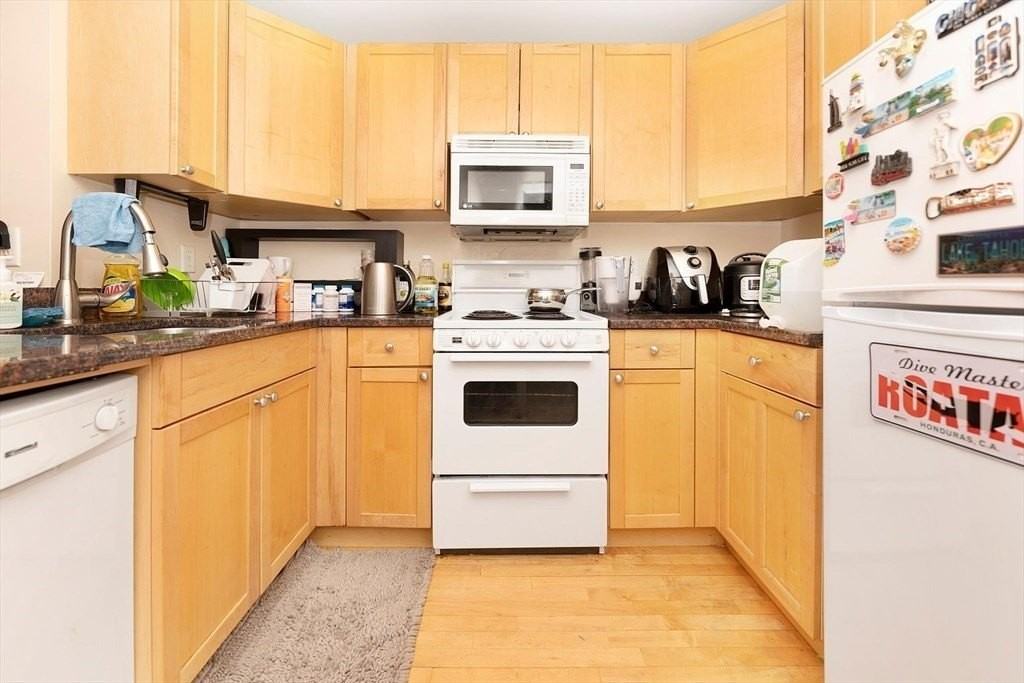 95 2nd St #6 - Photo 3 of 18