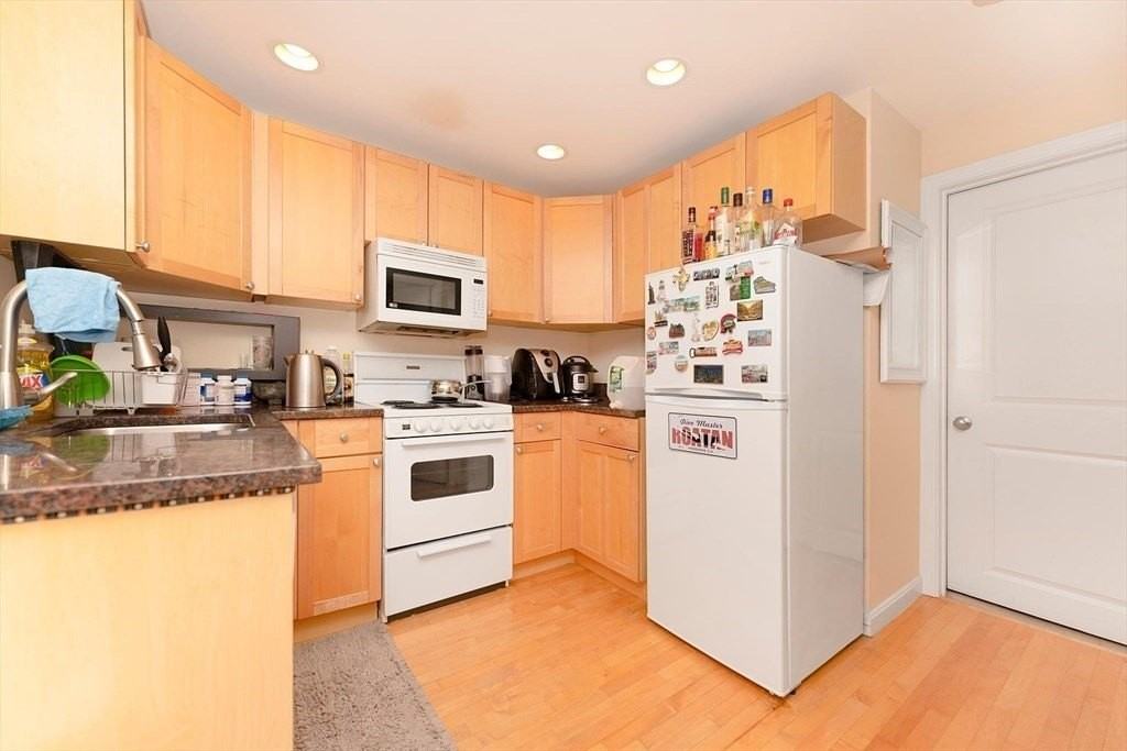 95 2nd St #6 - Photo 4 of 18