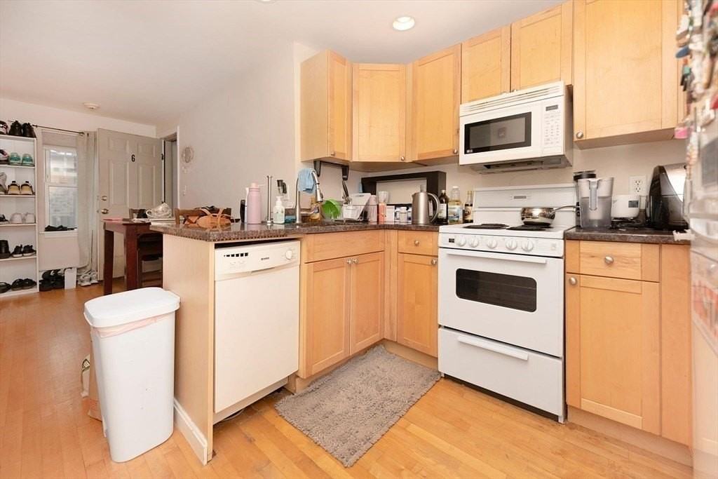 95 2nd St #6 - Photo 5 of 18