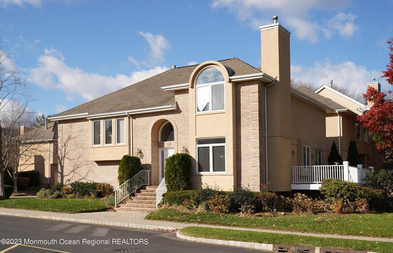 194 Pelican Ct - Photo 2 of 50