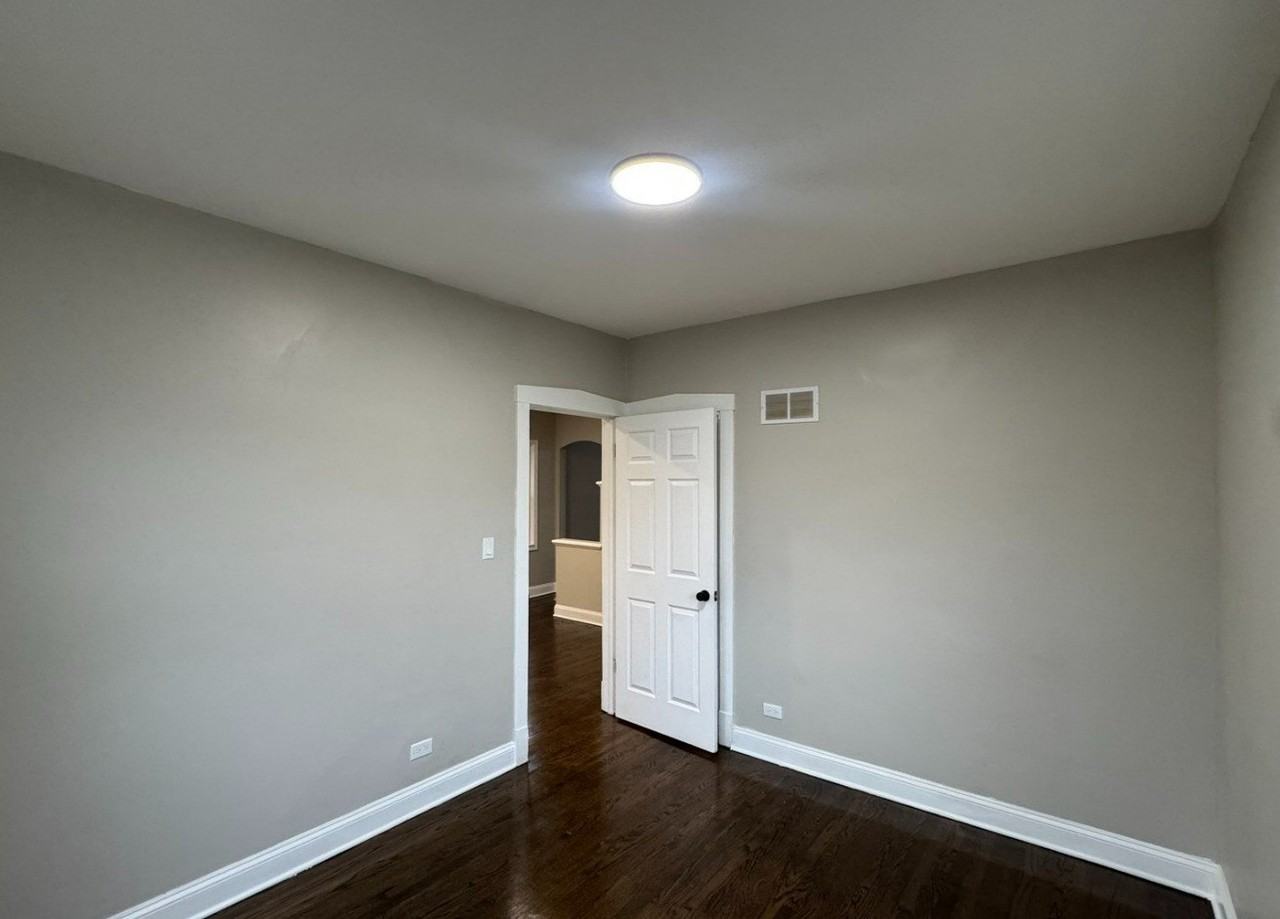 3926 147th Pl - Photo 3 of 15