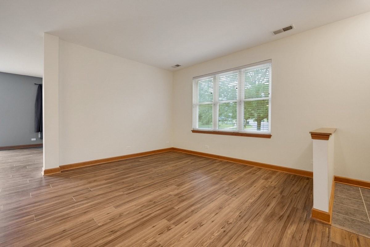 407 Bluegrass Pkwy - Photo 3 of 26