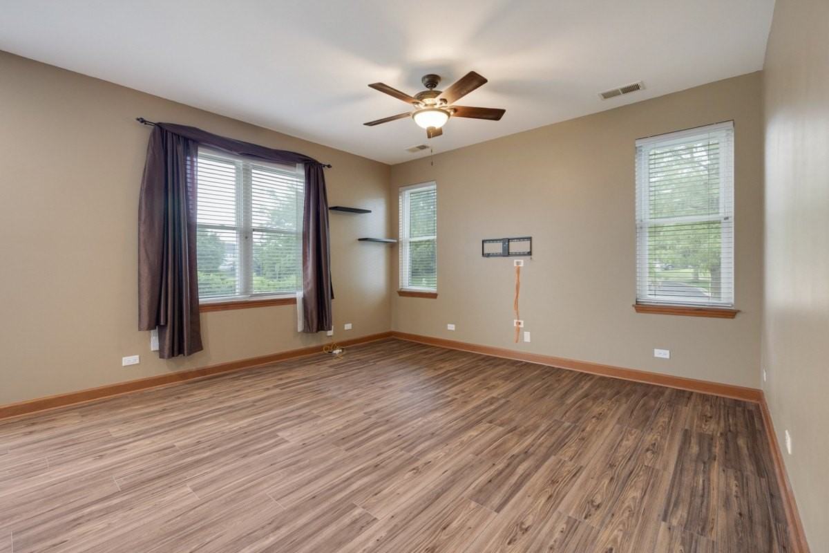 407 Bluegrass Pkwy - Photo 6 of 26