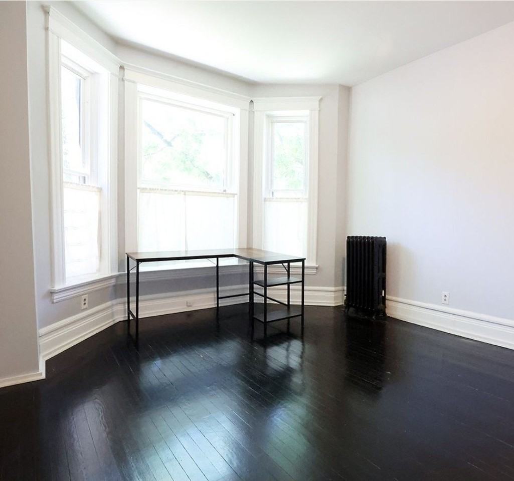5427 S Blackstone Ave #1 - Photo 4 of 34