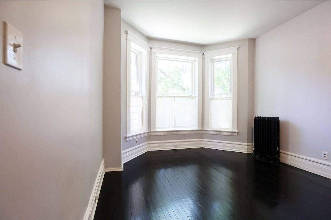 5427 S Blackstone Ave #1 - Photo 5 of 34
