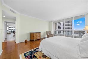 21150 Point Pl - Photo 4 of 8