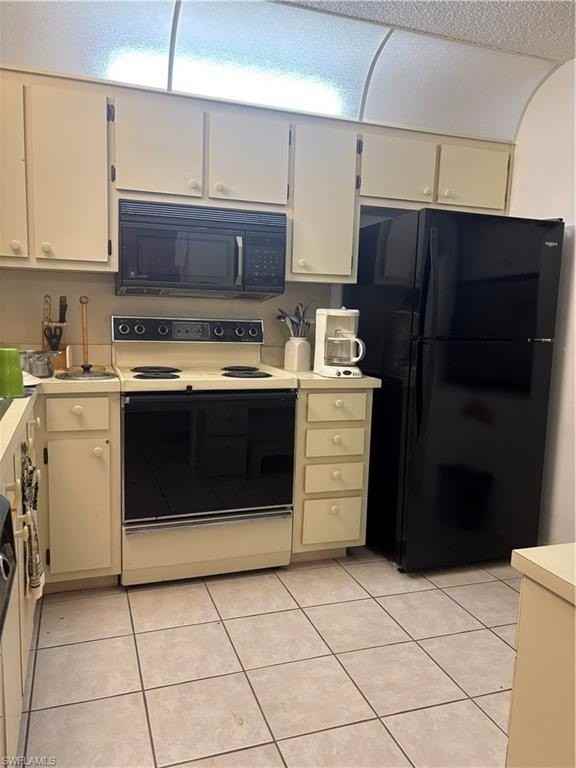 9285 Lake Park Dr #101 - Photo 6 of 23