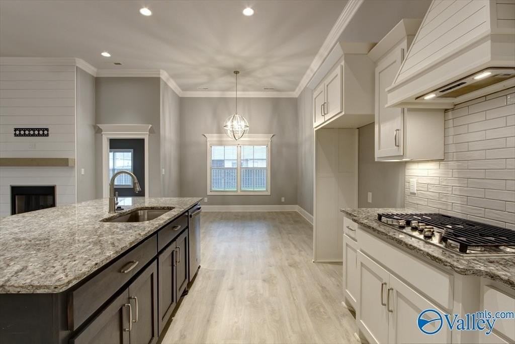 26415 Birkshire Ln - Photo 5 of 36