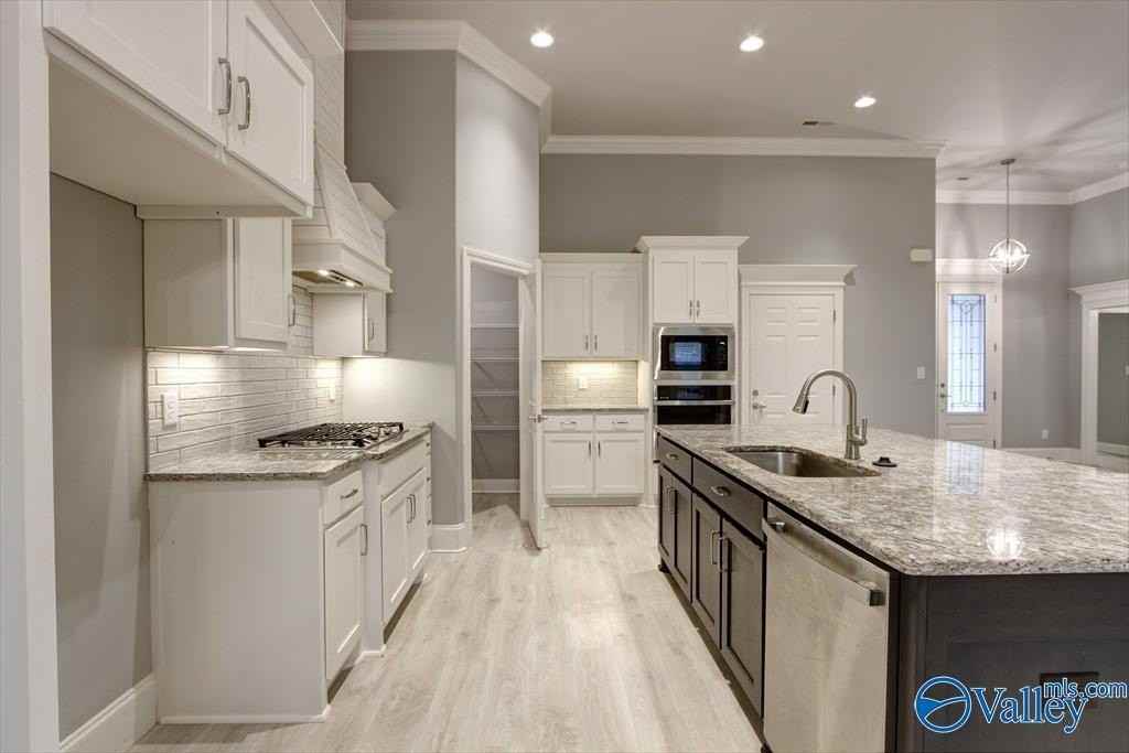 26415 Birkshire Ln - Photo 6 of 36