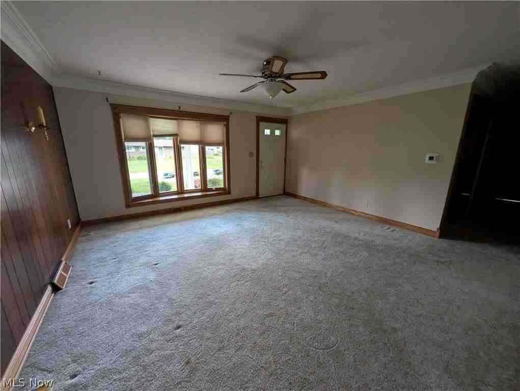 2543 Burlingham Dr - Photo 2 of 10