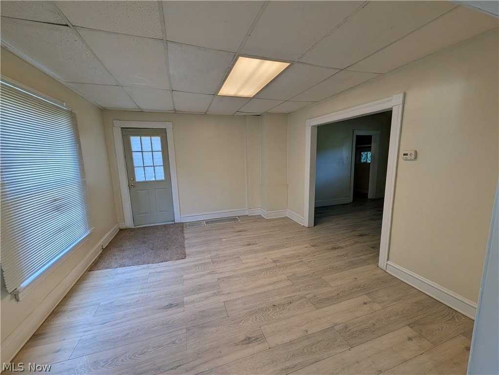 545 W 36th St - Photo 3 of 10
