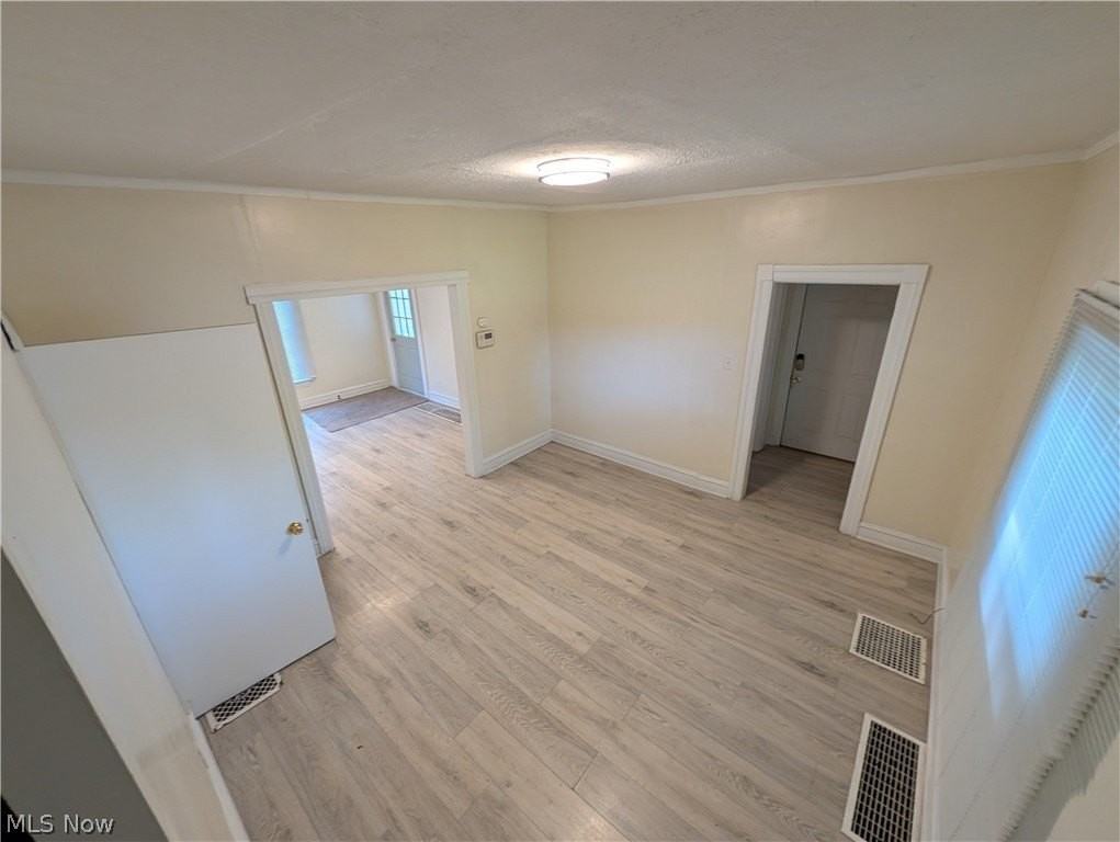 545 W 36th St - Photo 6 of 10