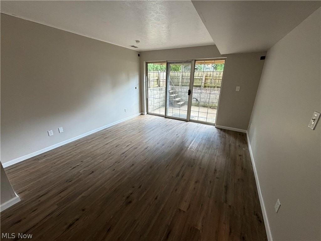 3831 Eigen St #2 - Photo 2 of 14