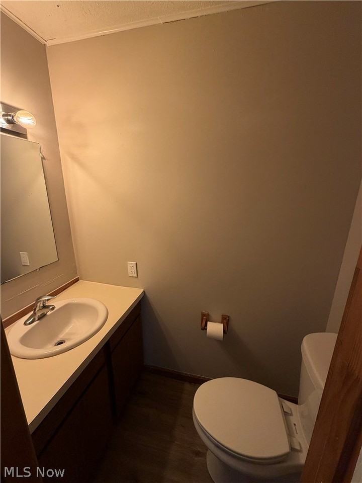 3831 Eigen St #2 - Photo 3 of 14