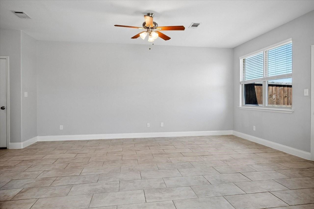 114 Wood St #B - Photo 6 of 19