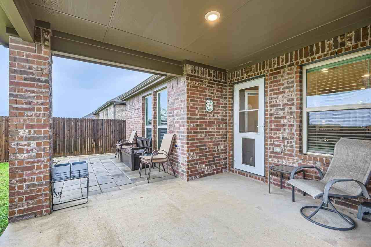 2828 Ainsworth Rd - Photo 3 of 20