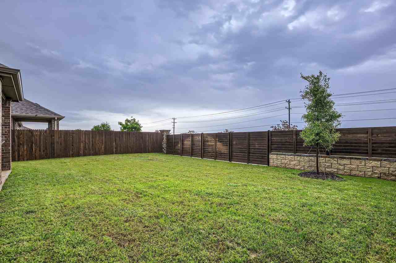 2828 Ainsworth Rd - Photo 5 of 20
