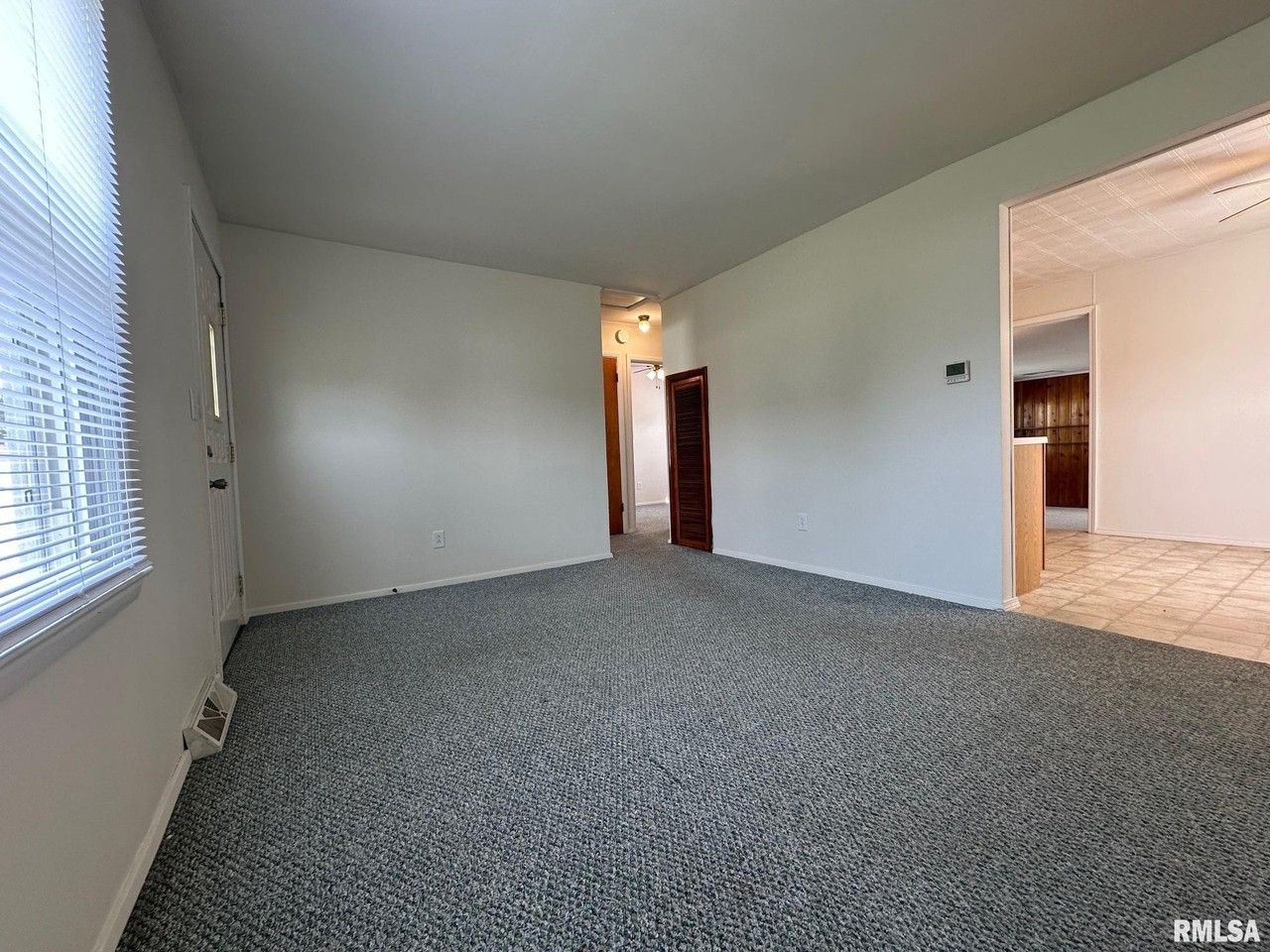 2 Saint James Ct - Photo 7 of 11