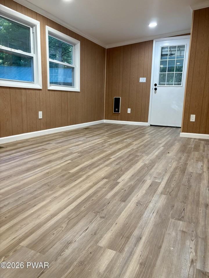 108 Spruce Dr - Photo 3 of 20