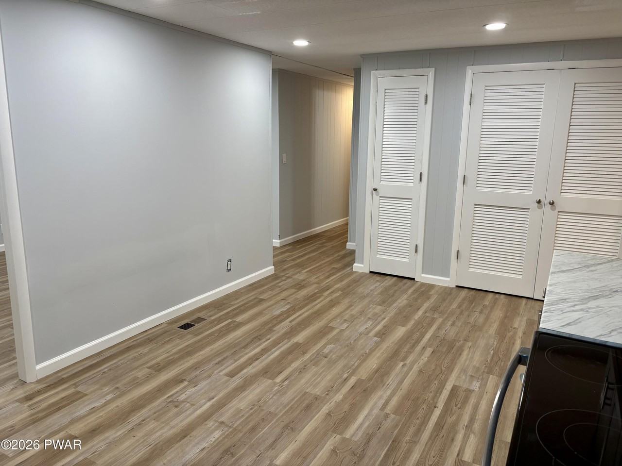 108 Spruce Dr - Photo 5 of 20