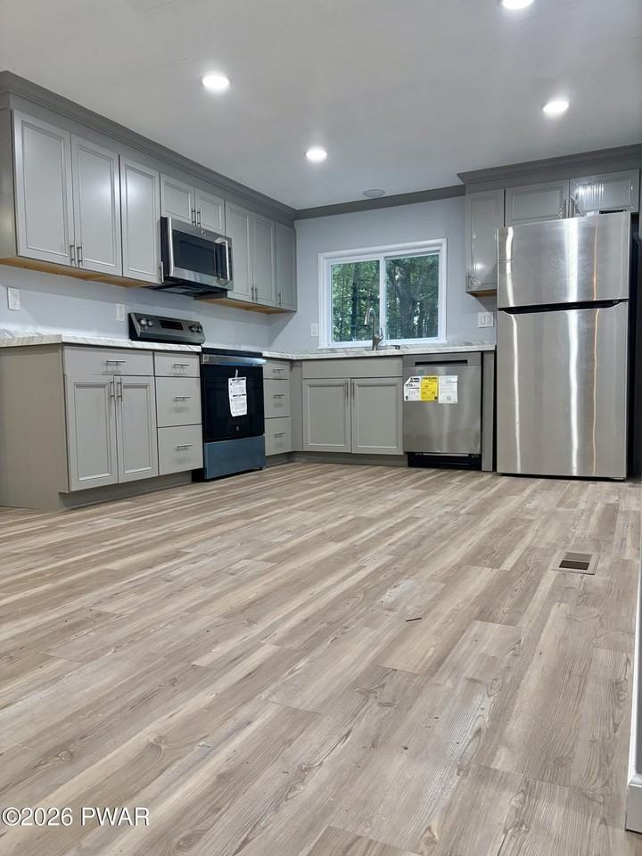 108 Spruce Dr - Photo 7 of 20