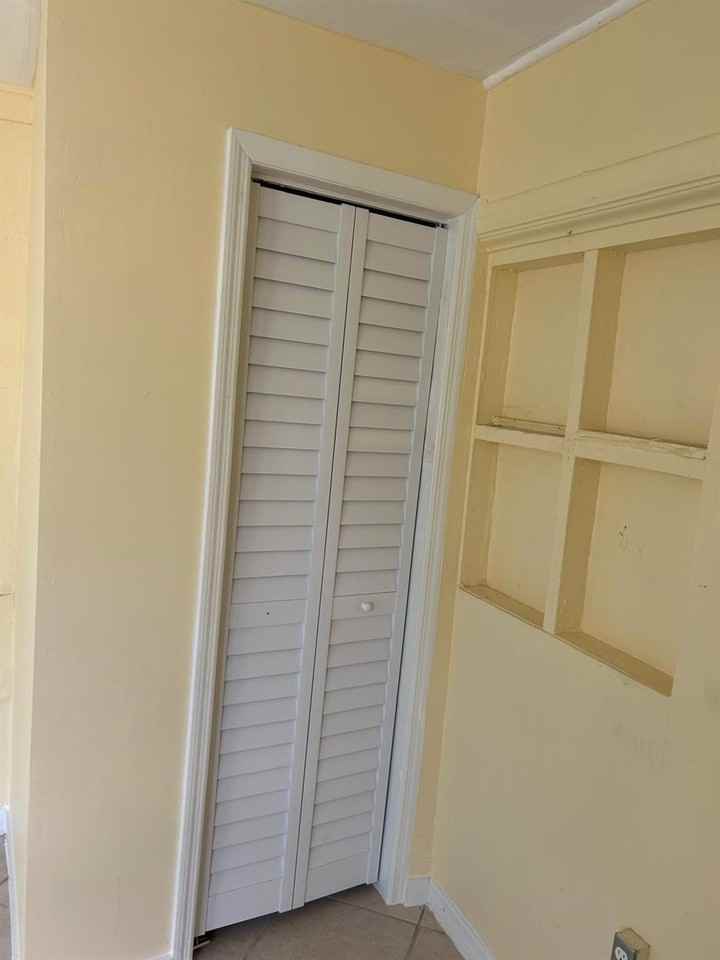 371 Banyan Ave - Photo 7 of 12