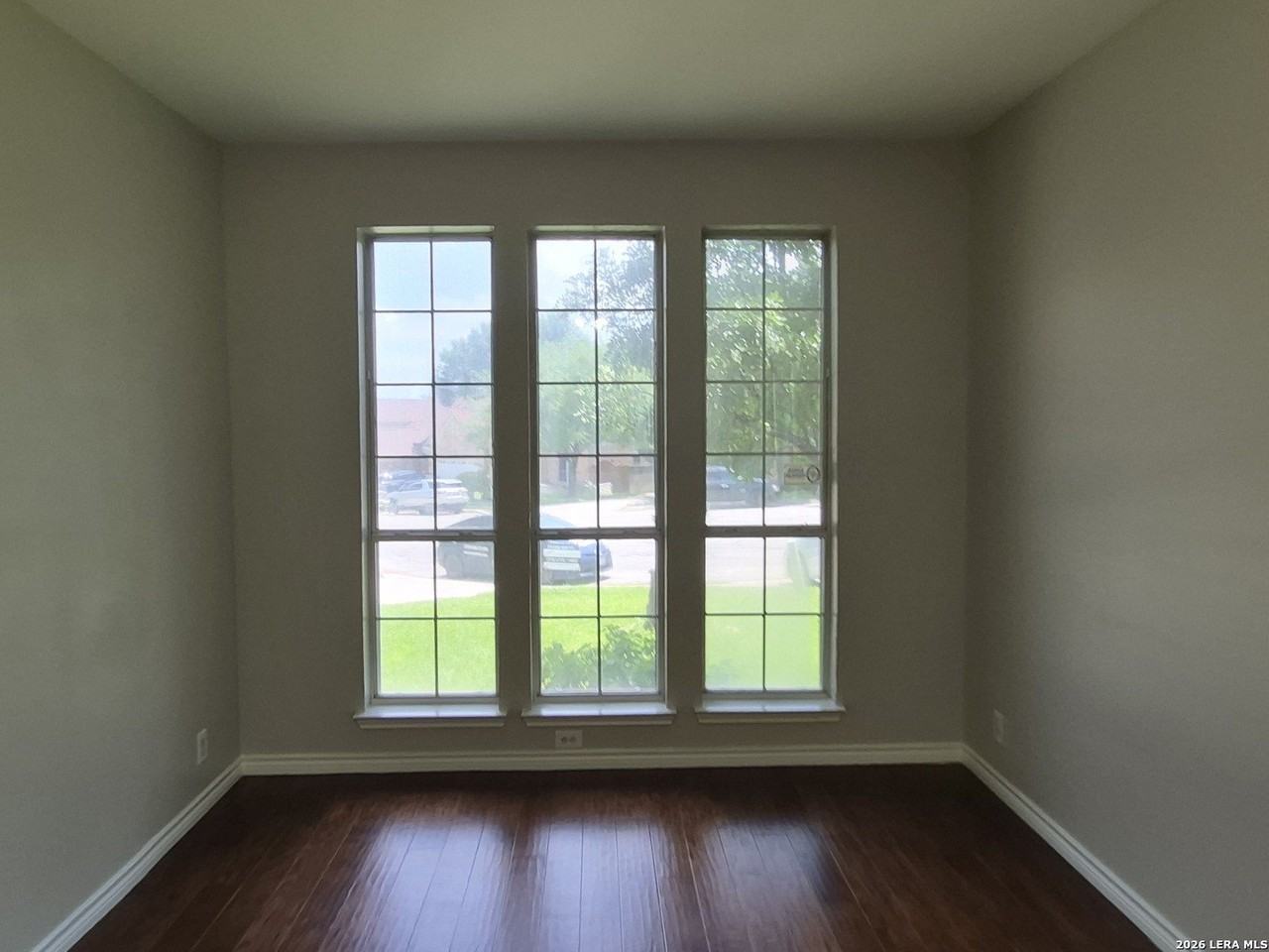 712 Moss Wood - Photo 7 of 43