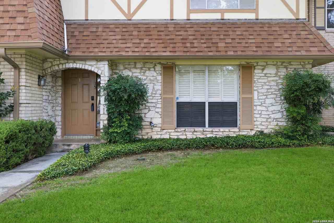 6106 Vance Jackson Rd #15 - Photo 3 of 30