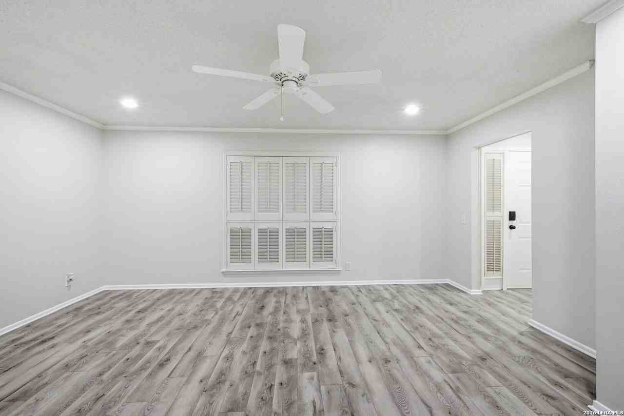 6106 Vance Jackson Rd #15 - Photo 7 of 30