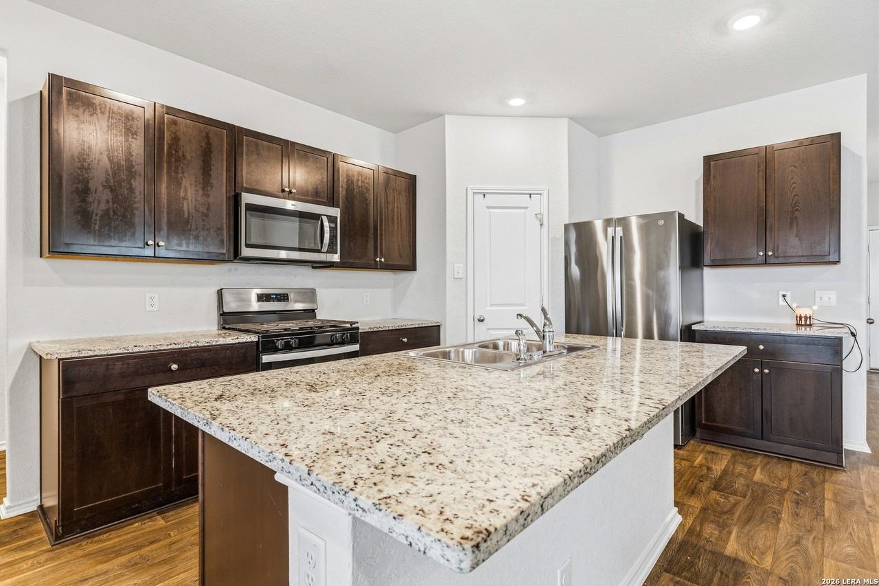 10512 Gala Blvd - Photo 6 of 49
