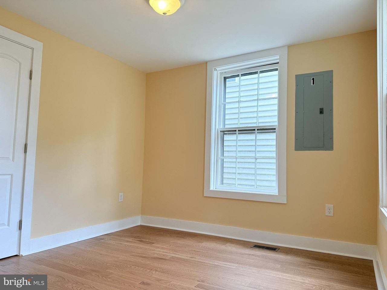107 Nw Front St - Photo 5 of 10