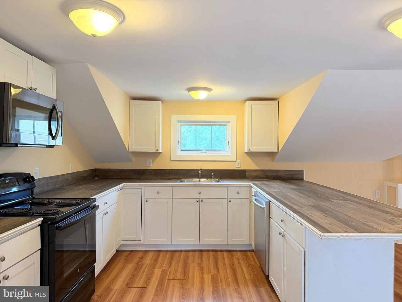 109 Nw Front St - Photo 3 of 11
