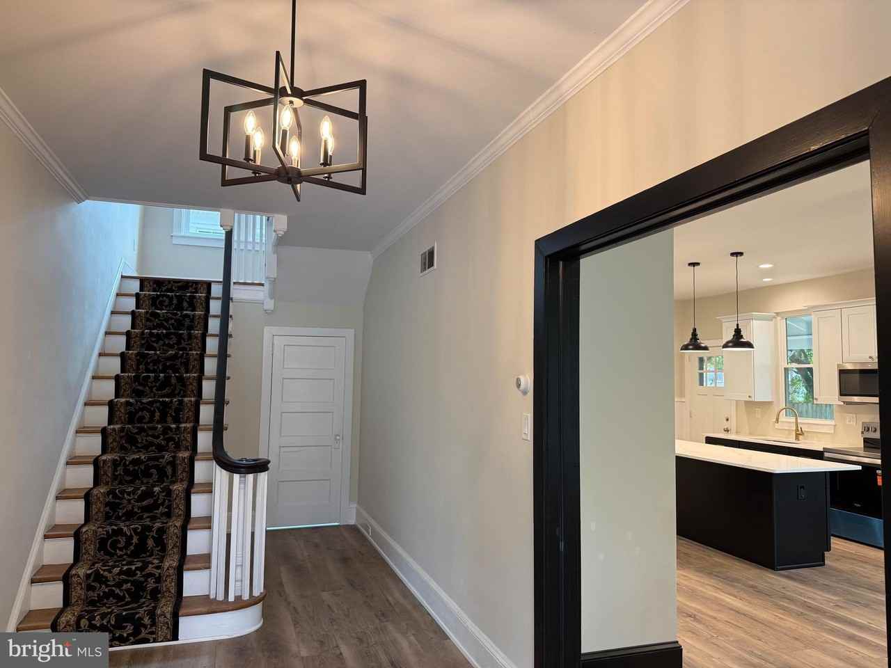 51 S 11th Ave - Photo 2 of 25