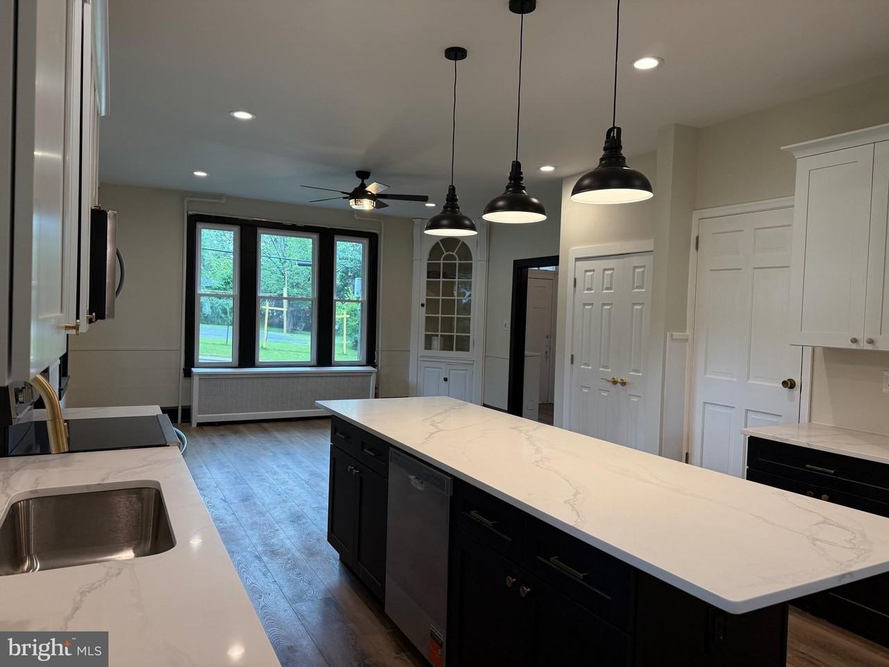 51 S 11th Ave - Photo 5 of 25