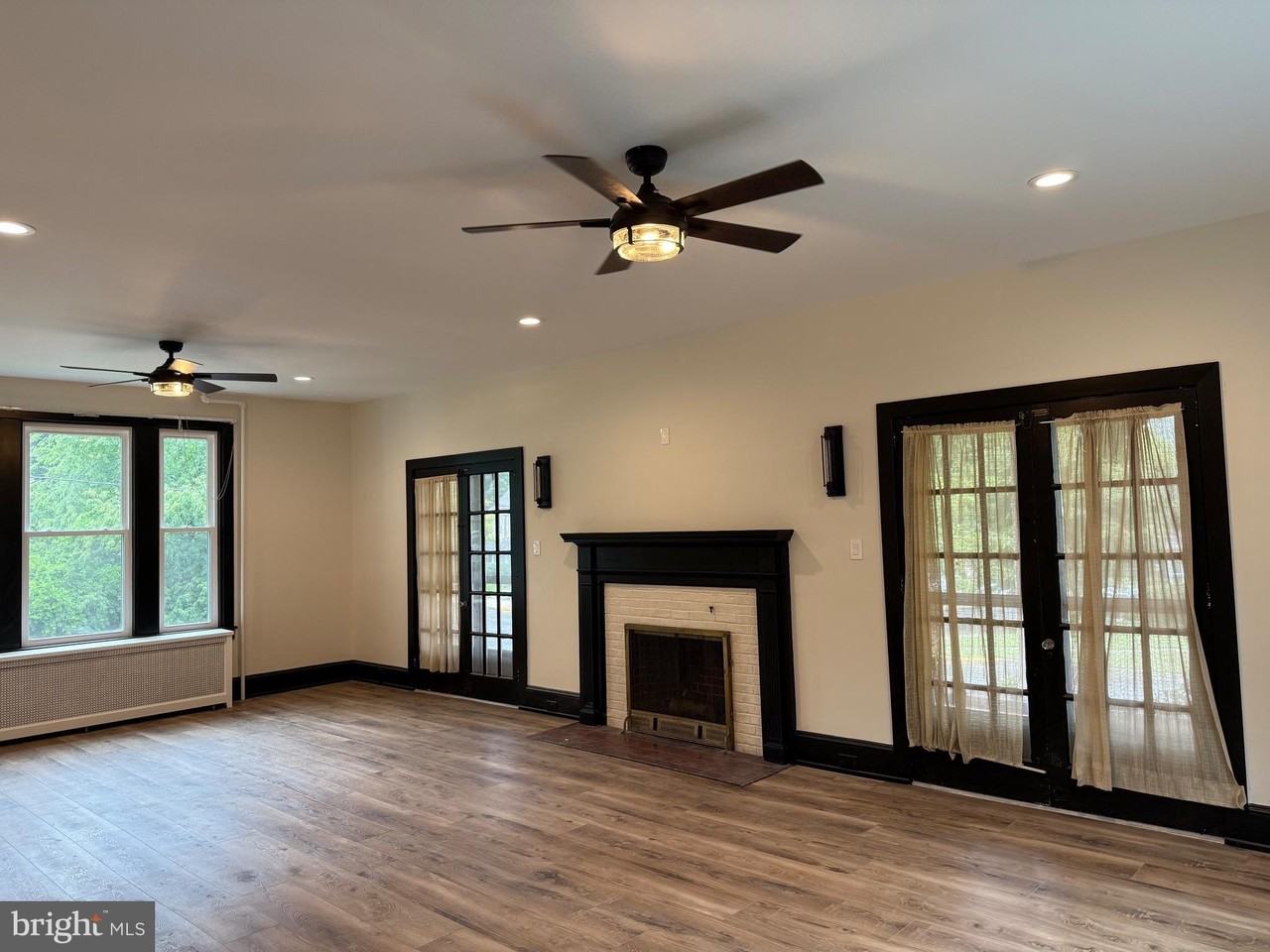 51 S 11th Ave - Photo 6 of 25